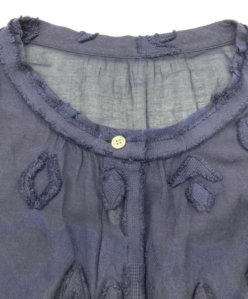 ISSEY MIYAKE HaaT（イッセイミヤケハート）ISSEY MIYAKE Haat (イッセイミヤケハート) デザイン長袖ブラウス ネイビー サイズ:2の古着・服飾アイテム