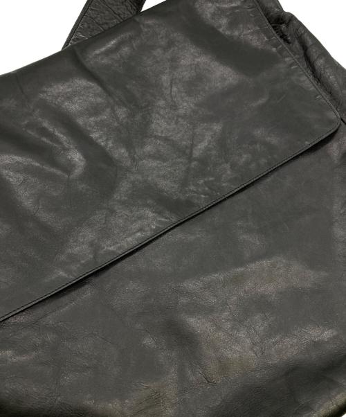 m0851（エム・ゼロ・エイト・ファイブ・ワン）m0851 (エム・ゼロ・エイト・ファイブ・ワン) フラップショルダーバッグ ブラックの古着・服飾アイテム