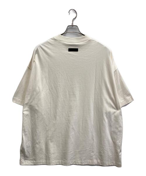 FOG ESSENTIALS（フィアオブゴッド エッセンシャル）FOG ESSENTIALS (フィアオブゴッド エッセンシャル) ロゴTシャツ ホワイト サイズ:Lの古着・服飾アイテム