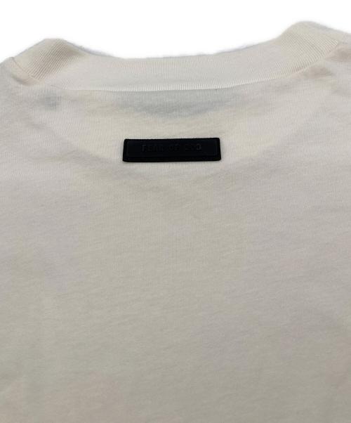 FOG ESSENTIALS（フィアオブゴッド エッセンシャル）FOG ESSENTIALS (フィアオブゴッド エッセンシャル) ロゴTシャツ ホワイト サイズ:Lの古着・服飾アイテム