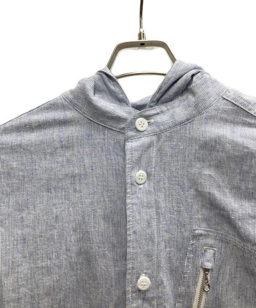 eYe COMME des GARCONS JUNYAWATANABE MAN（アイ コム デ ギャルソン ジュンヤ ワタナベ マン）eYe COMME des GARCONS JUNYAWATANABE MAN (アイ コム デ ギャルソン ジュンヤ ワタナベ マン) ピンストライプシャツフーディ スカイブルー サイズ:Mの古着・服飾アイテム