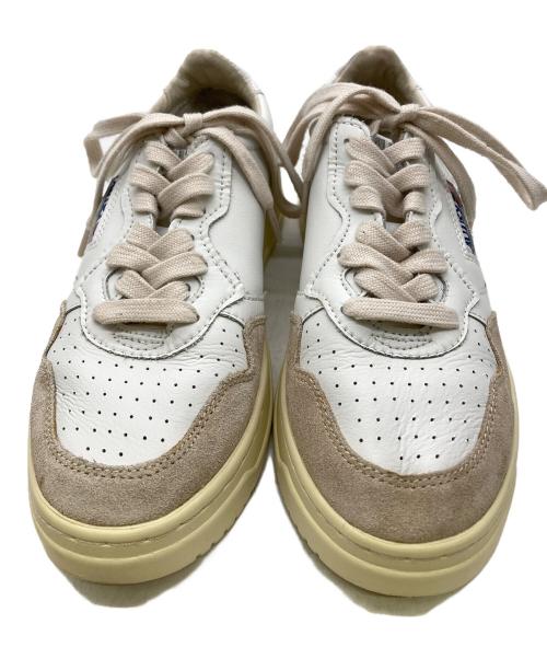 AUTRY（オートリ―）AUTRY (オートリ―) ローカットスニーカー ホワイト サイズ:39の古着・服飾アイテム