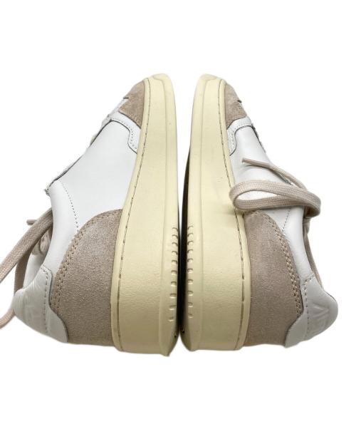 AUTRY（オートリ―）AUTRY (オートリ―) ローカットスニーカー ホワイト サイズ:39の古着・服飾アイテム