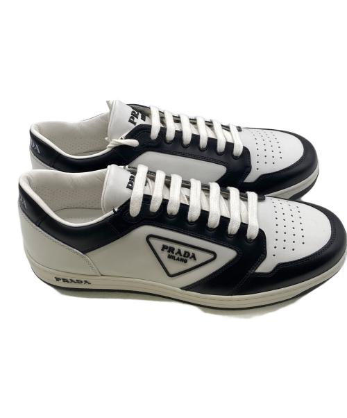 PRADA（プラダ）PRADA (プラダ) トライアングルロゴレザーローカットスニーカー ブラック×ホワイト サイズ:7 1/2の古着・服飾アイテム