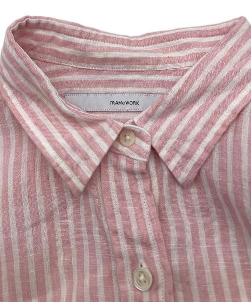 FRAMeWORK（フレームワーク）FRAMeWORK (フレームワーク) フレンチリネンレギュラーカラーシャツ ピンク×ホワイト サイズ:FREE 未使用品の古着・服飾アイテム