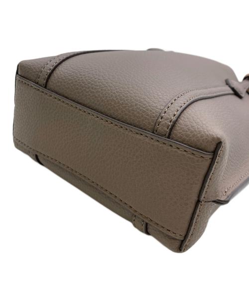 TORY BURCH（トリーバーチ）TORY BURCH (トリーバーチ) ペリーミニショルダーバッグ グレージュの古着・服飾アイテム