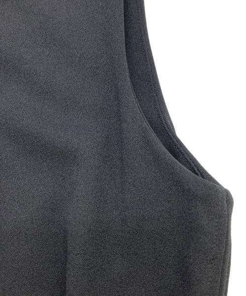 Mila Owen（ミラオーウェン）Mila Owen (ミラオーウェン) クルーネックウエストステッチストレートカットワンピース ブラックの古着・服飾アイテム