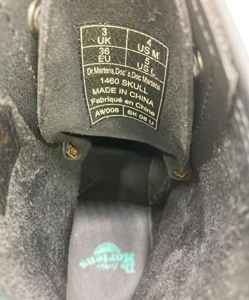 Dr.Martens（ドクターマーチン）Dr.Martens (ドクターマーチン) 1460 SKULL BACKHAND/8ホールブーツ ブラック サイズ:UK３の古着・服飾アイテム