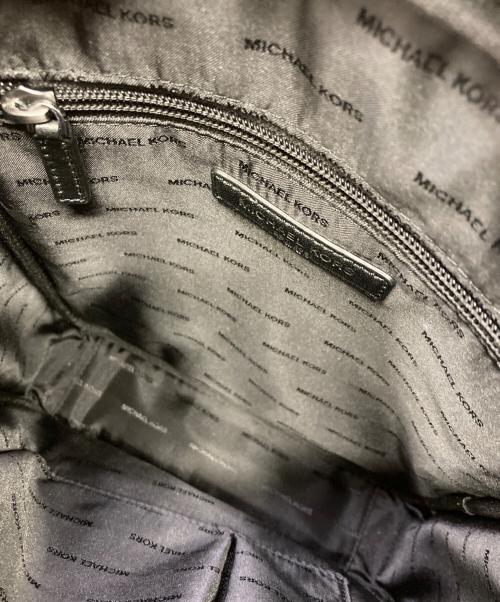 MICHAEL KORS（マイケル・コース）MICHAEL KORS (マイケルコース) カモフラショルダーバッグ ブラックの古着・服飾アイテム