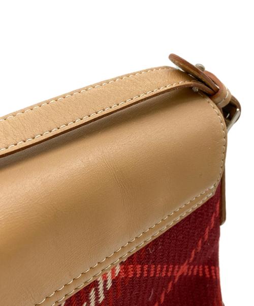 BURBERRY（バーバリー）BURBERRY (バーバリー) チェックフラップショルダーバッグ ベージュ×レッドの古着・服飾アイテム