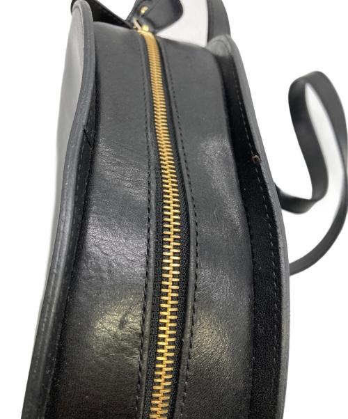 A.P.C.（アーペーセー）A.P.C. (アーペーセー) ハーフムーンショルダーバッグ ブラックの古着・服飾アイテム