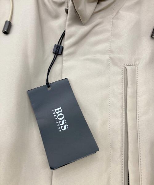 BOSS HUGO BOSS（ボス ヒューゴボス）BOSS HUGO BOSS (ボス ヒューゴボス) WATER-REPELLENTジップブルゾン ベージュ サイズ:46の古着・服飾アイテム