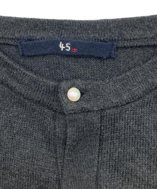 45R（フォーティファイブ・アール）45R (フォーティファイブ・アール) パールボタンカーディガン グレー サイズ:2の古着・服飾アイテム
