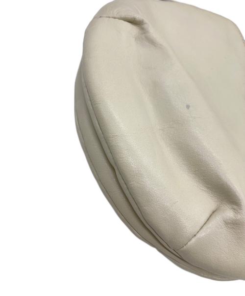 MM6 Maison Margiela（エムエムシックスメゾンマルジェラ）MM6 Maison Margiela (エムエムシックスメゾンマルジェラ) カウレザーショルダーバッグ アイボリーの古着・服飾アイテム