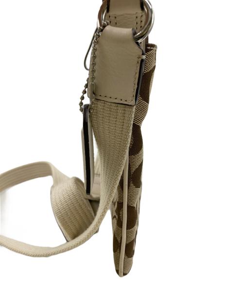 COACH（コーチ）COACH (コーチ) シグネチャーショルダーバッグ ベージュの古着・服飾アイテム