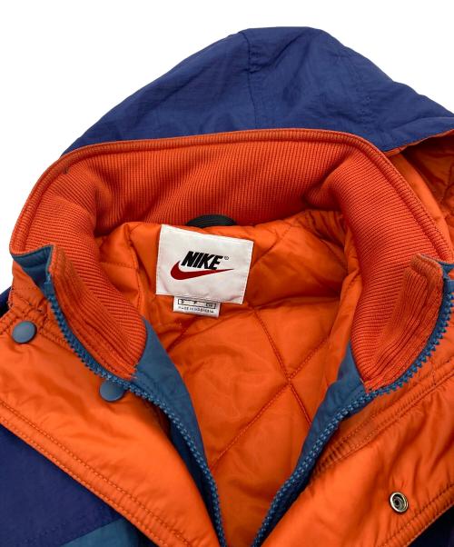 NIKE（ナイキ）NIKE (ナイキ) 中綿ナイロンジャケット ブルー×ネイビー サイズ:Sの古着・服飾アイテム