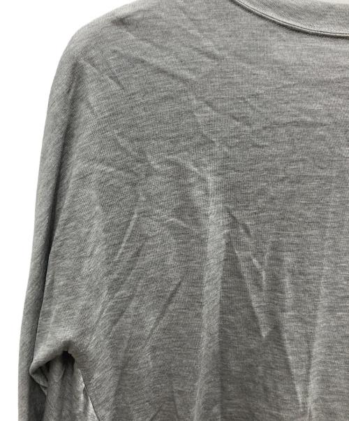 COGTHEBIGSMOKE（コグザビッグスモーク）COGTHEBIGSMOKE (コグザビッグスモーク) バックフレアTシャツ グレー サイズ:FREEの古着・服飾アイテム