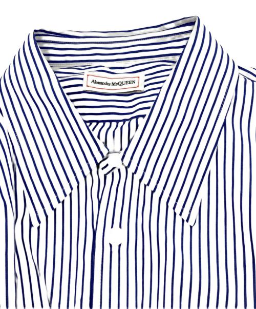 ALEXANDER McQUEEN（アレキサンダーマックイーン）ALEXANDER McQUEEN (アレキサンダーマックイーン) ロゴストライプシャツ ブルー×ホワイト サイズ:15＋の古着・服飾アイテム
