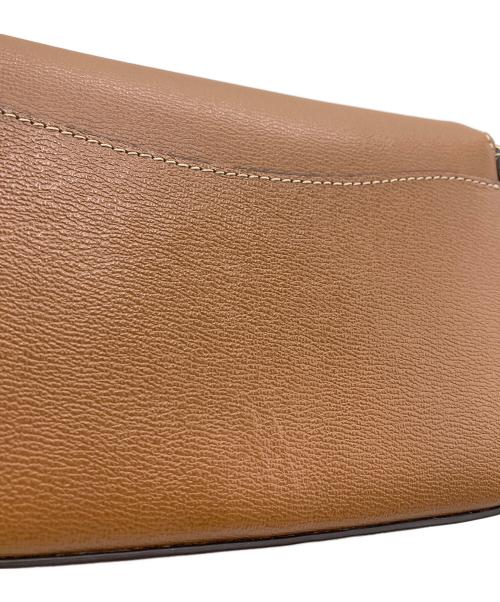 Kate Spade（ケイトスペード）Kate Spade (ケイトスペード) ケイティテクスチャードレザーフラップチェーンクロスボデ ブラウンの古着・服飾アイテム