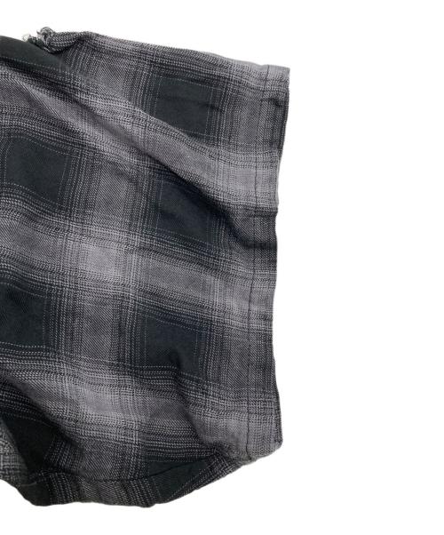 HARE（ハレ）HARE (ハレ) ダメージ加工レーヨンシャツ グレー×ブラック サイズ:FREEの古着・服飾アイテム