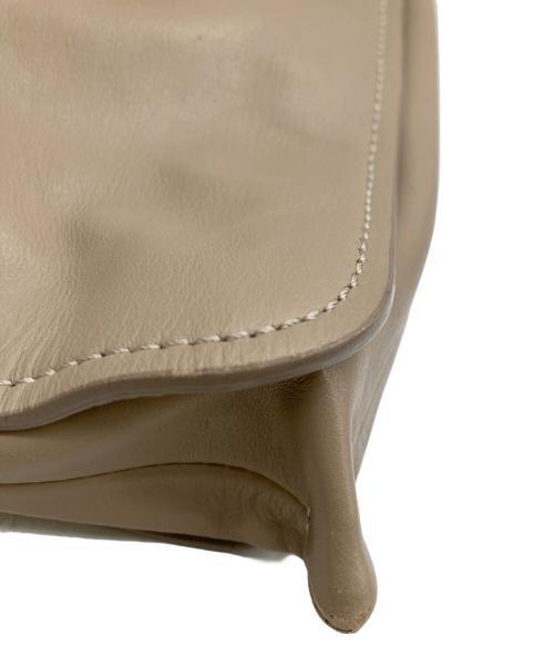 IACUCCI（イアクッチ）IACUCCI (イアクッチ) アペショルダーバッグ ベージュの古着・服飾アイテム