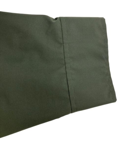 A.P.C.（アーペーセー）A.P.C. (アーペーセー) ナイロンフーデットコート カーキ サイズ:Lの古着・服飾アイテム