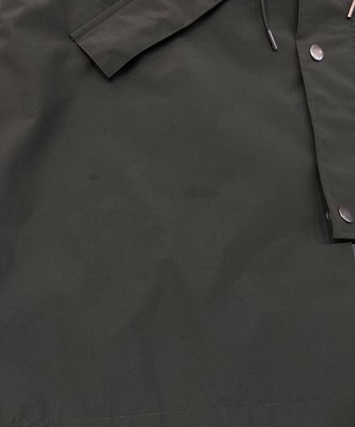 A.P.C.（アーペーセー）A.P.C. (アーペーセー) ナイロンフーデットコート カーキ サイズ:Lの古着・服飾アイテム