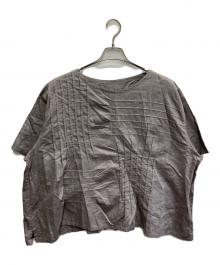 YACCO MARICARD（ヤッコマリカルド）の古着「ピンタックデザインブラウス」｜グレー