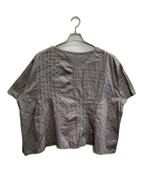 YACCO MARICARD（ヤッコマリカルド）YACCO MARICARD (ヤッコマリカルド) ピンタックデザインブラウス グレー サイズ:Nの古着・服飾アイテム