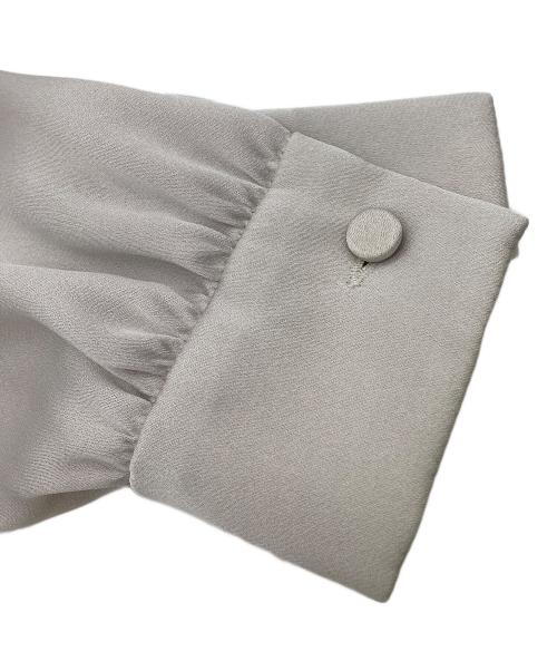 Paul Stuart（ポールスチュアート）Paul Stuart (ポールスチュアート) グロッシーサテンジョーゼットワンピース グレー サイズ:6の古着・服飾アイテム