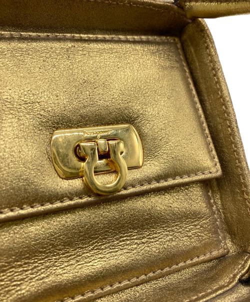 Salvatore Ferragamo（サルヴァトーレ フェラガモ）Salvatore Ferragamo (サルヴァトーレ フェラガモ) ボックス パーティーハンドバック ゴールドの古着・服飾アイテム