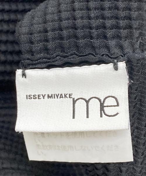 ISSEY MIYAKE me（イッセイ ミヤケ ミー）ISSEY MIYAKE me (イッセイ ミヤケ ミー) ハイネックカットソー ブラック サイズ:FREEの古着・服飾アイテム