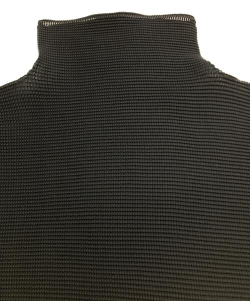 ISSEY MIYAKE me（イッセイ ミヤケ ミー）ISSEY MIYAKE me (イッセイ ミヤケ ミー) ハイネックカットソー ブラック サイズ:FREEの古着・服飾アイテム