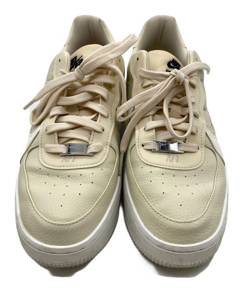 NIKE（ナイキ）NIKE (ナイキ) スニーカー ベージュ サイズ:26㎝の古着・服飾アイテム