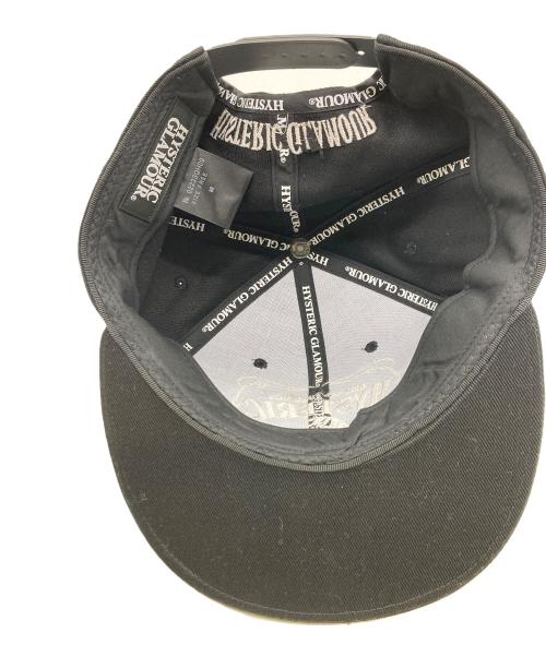 Hysteric Glamour（ヒステリックグラマー）Hysteric Glamour (ヒステリックグラマー) HYS WHISKY刺繍 キャップ ブラック サイズ:Fの古着・服飾アイテム