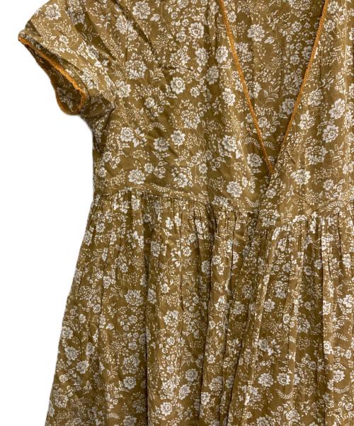 ne quittez pas（ヌキテパ）ne quittez pas (ヌキテパ) フラワープリントサイドスリット ラップ ワンピース ブラウン サイズ:不明の古着・服飾アイテム