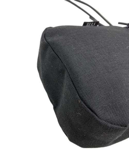 s'yte（サイト）s'yte (サイト) コンチョショルダーバッグ ブラックの古着・服飾アイテム