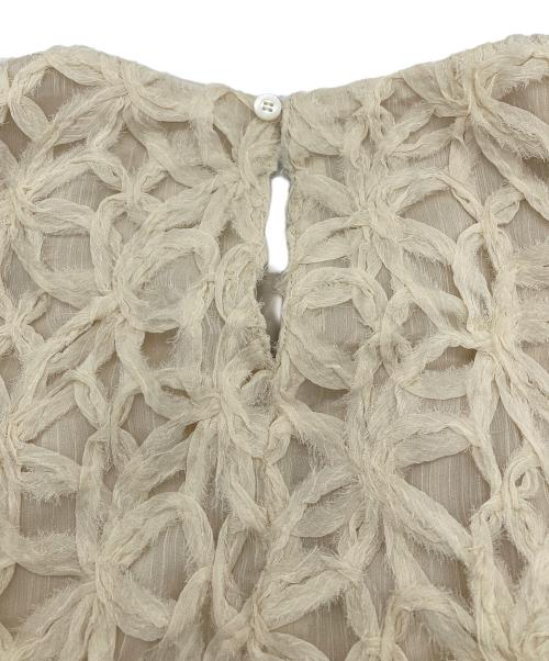 anuans（アニュアンス）anuans (アニュアンス) リボンエンブロイダリーレーストップス ベージュ サイズ:FREEの古着・服飾アイテム