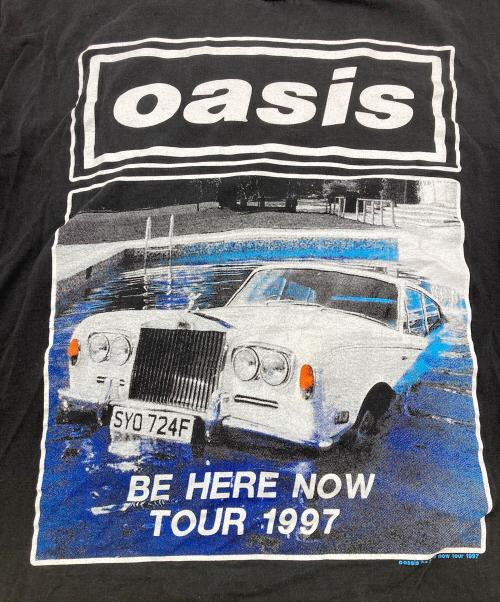 HOLOUBEK（ホロウベック）HOLOUBEK (ホロウベック) oasis be here now tour 1997 tee ブラック サイズ:XLの古着・服飾アイテム