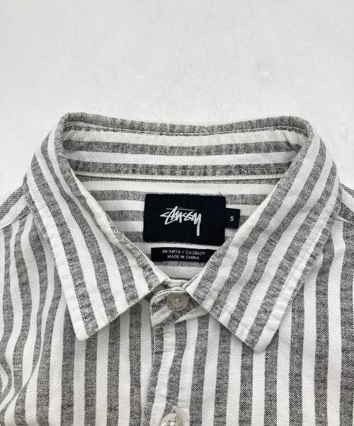 stussy（ステューシー）stussy (ステューシー) 15SS Pin Up Stripe S/S Shirt グレー サイズ:Sの古着・服飾アイテム