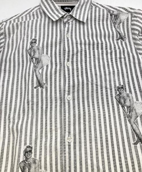 stussy（ステューシー）stussy (ステューシー) 15SS Pin Up Stripe S/S Shirt グレー サイズ:Sの古着・服飾アイテム