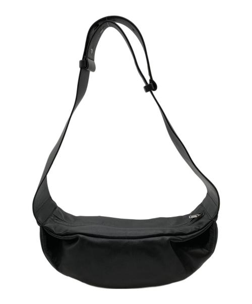 COS（コス）COS (コス) LEATHER PLEATED BELT BAG ブラックの古着・服飾アイテム