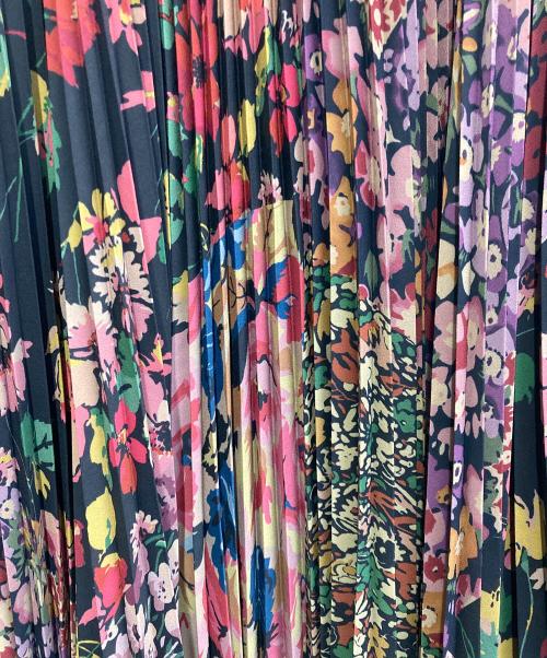 POLO RALPH LAUREN（ポロ・ラルフローレン）POLO RALPH LAUREN (ポロ・ラルフローレン) 花柄プリーツスカート ブラック サイズ:XSの古着・服飾アイテム