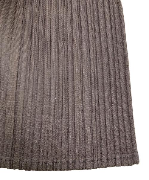 PLEATS PLEASE（プリーツプリーズ）PLEATS PLEASE (プリーツプリーズ) プリーツ加工 ボトルネック カットソー ブラウン サイズ:3の古着・服飾アイテム