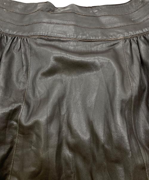 FOXEY NEWYORK（フォクシーニューヨーク）FOXEY NEWYORK (フォクシーニューヨーク) フェイクレザースカート ブラウン サイズ:40の古着・服飾アイテム