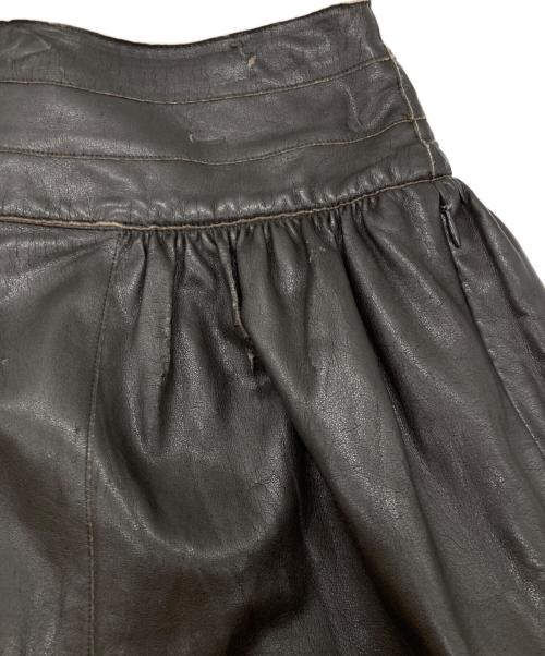 FOXEY NEWYORK（フォクシーニューヨーク）FOXEY NEWYORK (フォクシーニューヨーク) フェイクレザースカート ブラウン サイズ:40の古着・服飾アイテム