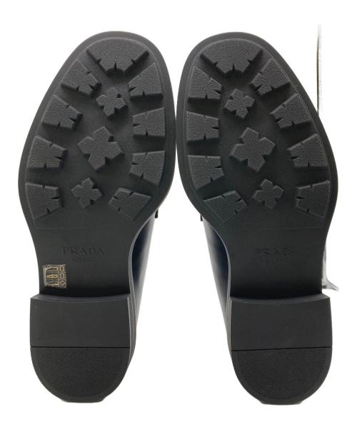 PRADA（プラダ）PRADA (プラダ) ブラッシュドレザー ローカット ダービーシューズ ブラック サイズ:7 1/2の古着・服飾アイテム