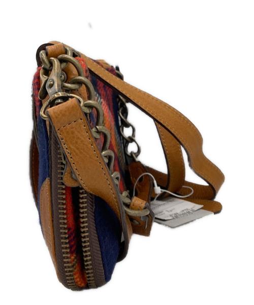 BURBERRY BLUE LABEL（バーバリーロンドンブルーレーベル）BURBERRY BLUE LABEL (バーバリーロンドンブルーレーベル) チェックロゴショルダーバッグ レッドの古着・服飾アイテム