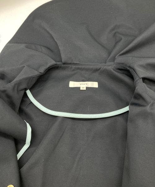 YORI（ヨリ）yori (ヨリ) ノーカラー ツイルフレアハーフコート ネイビー サイズ:36の古着・服飾アイテム