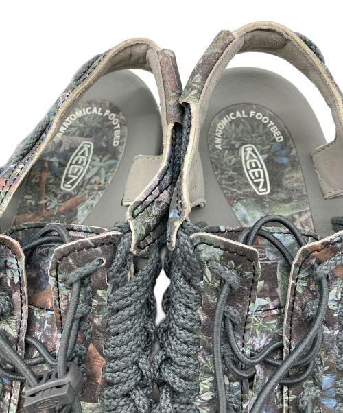 KEEN（キーン）KEEN (キーン) ELNEST (エルネスト) UNEEK YAKUSHIMA Forestra Camo グレー サイズ:27の古着・服飾アイテム